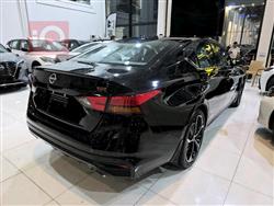 نيسان ألتيما